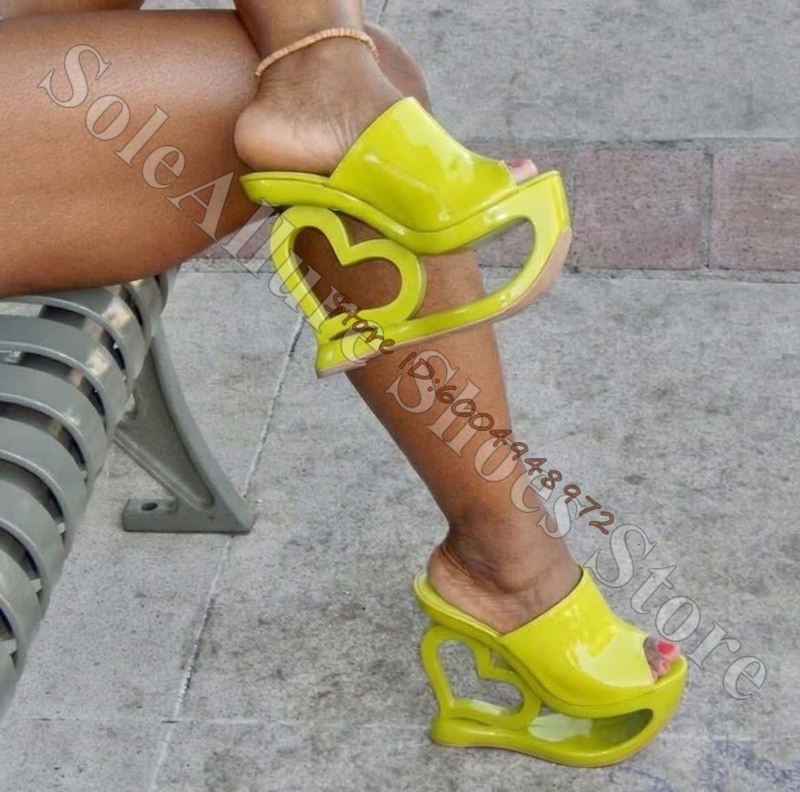 Patent Deri Kalp Şeklinde Oyuk - Casual Sandal Leather incelemesi ve fiyatı